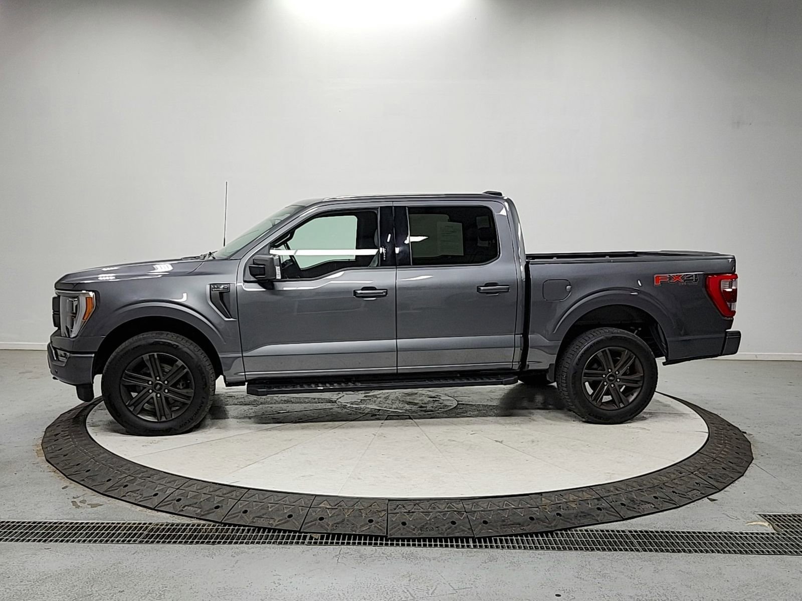 Used 2022 Ford F150 Lariat w/ Equipment Group 502A High AWD/4WD image 4