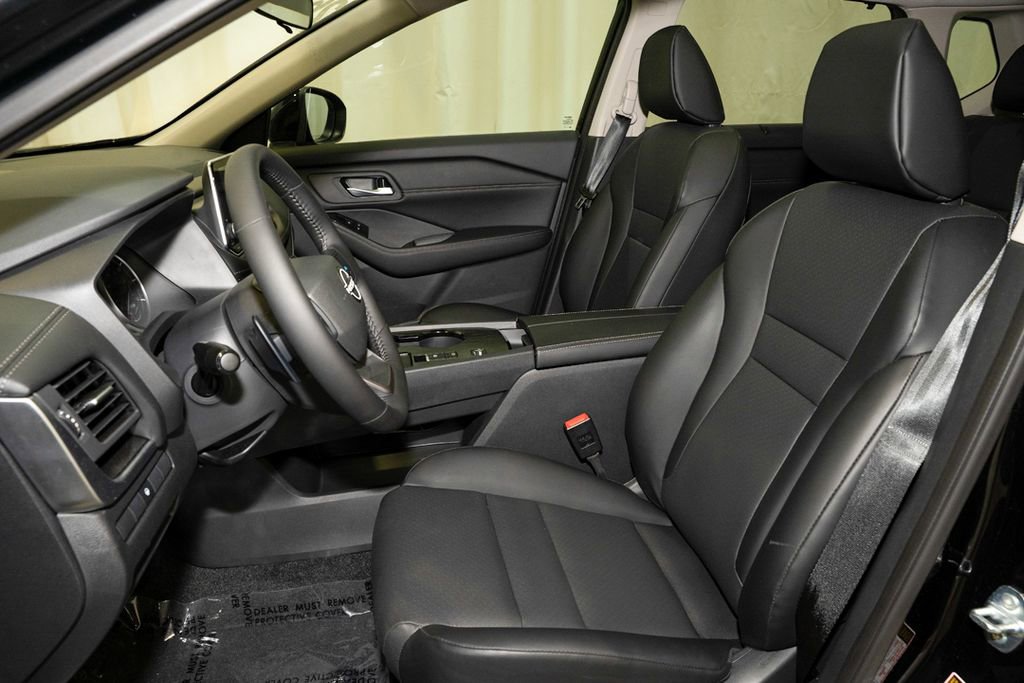 Certified 2026 Nissan Rogue SV w/ SV Premium Package FWD image 12