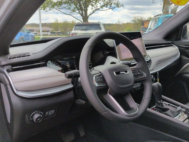 Used 2024 Jeep Compass Limited w/ Sun and Sound Group AWD/4WD image 12