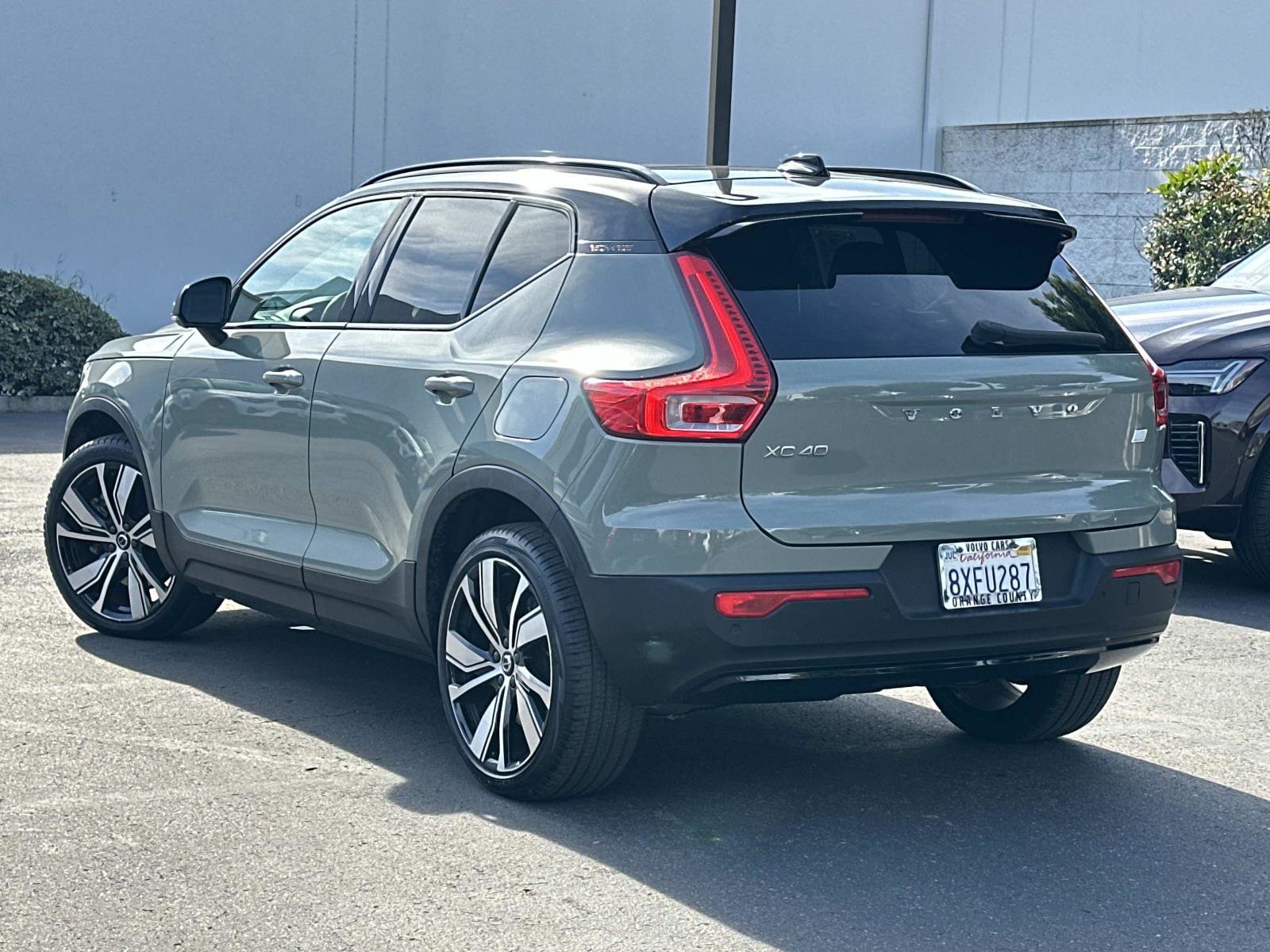 Certified 2021 Volvo XC40 P8 Recharge w/ Advanced Package image 6