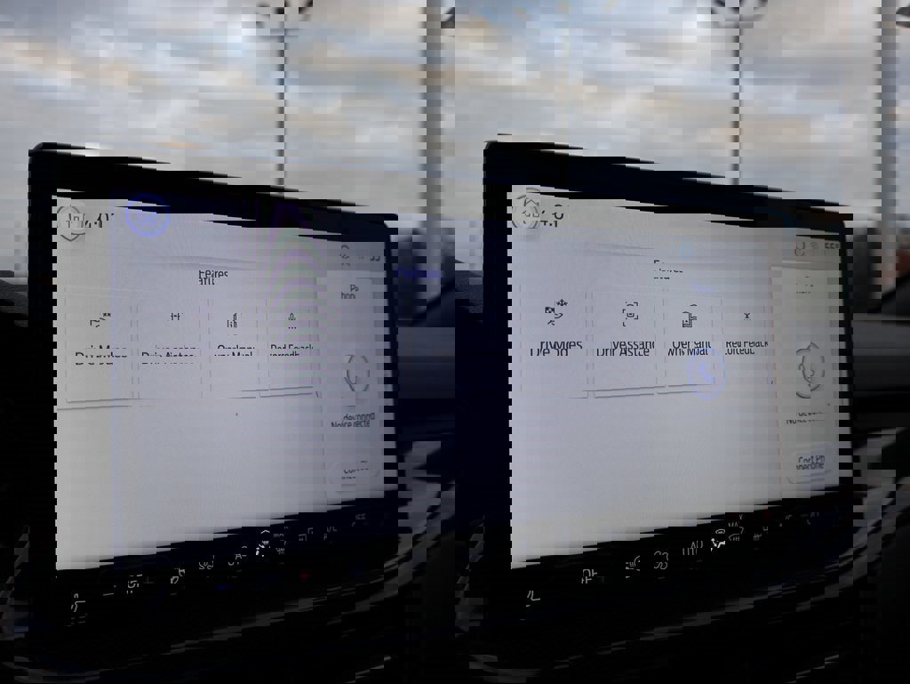 Used 2025 Ford Escape ST-Line Elite w/ Premium Technology Package image 35