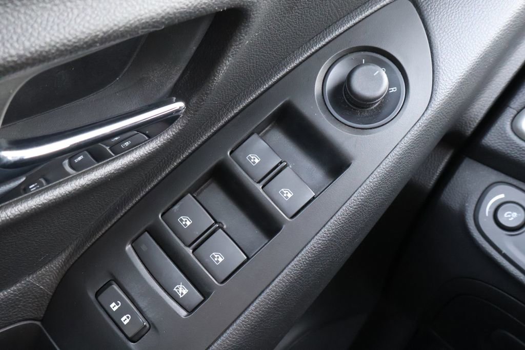 Used 2022 Chevrolet Trax LT w/ LT Convenience Package image 35