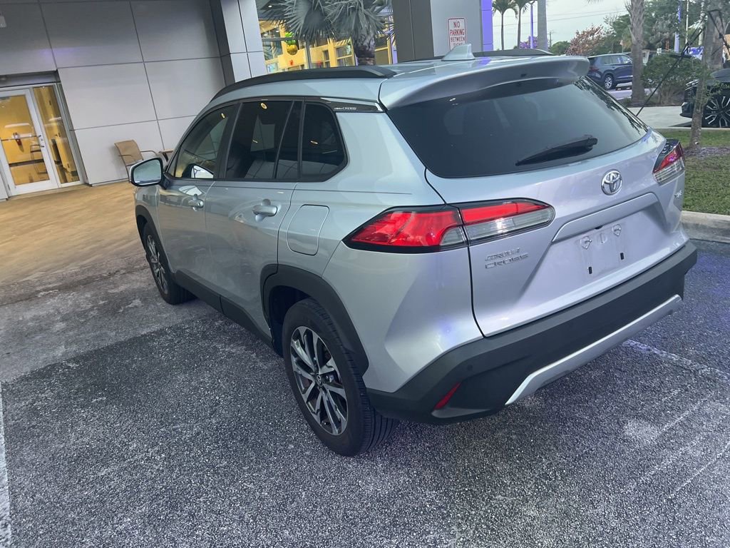 Used 2023 Toyota Corolla Cross XLE w/ Convenience Package image 4