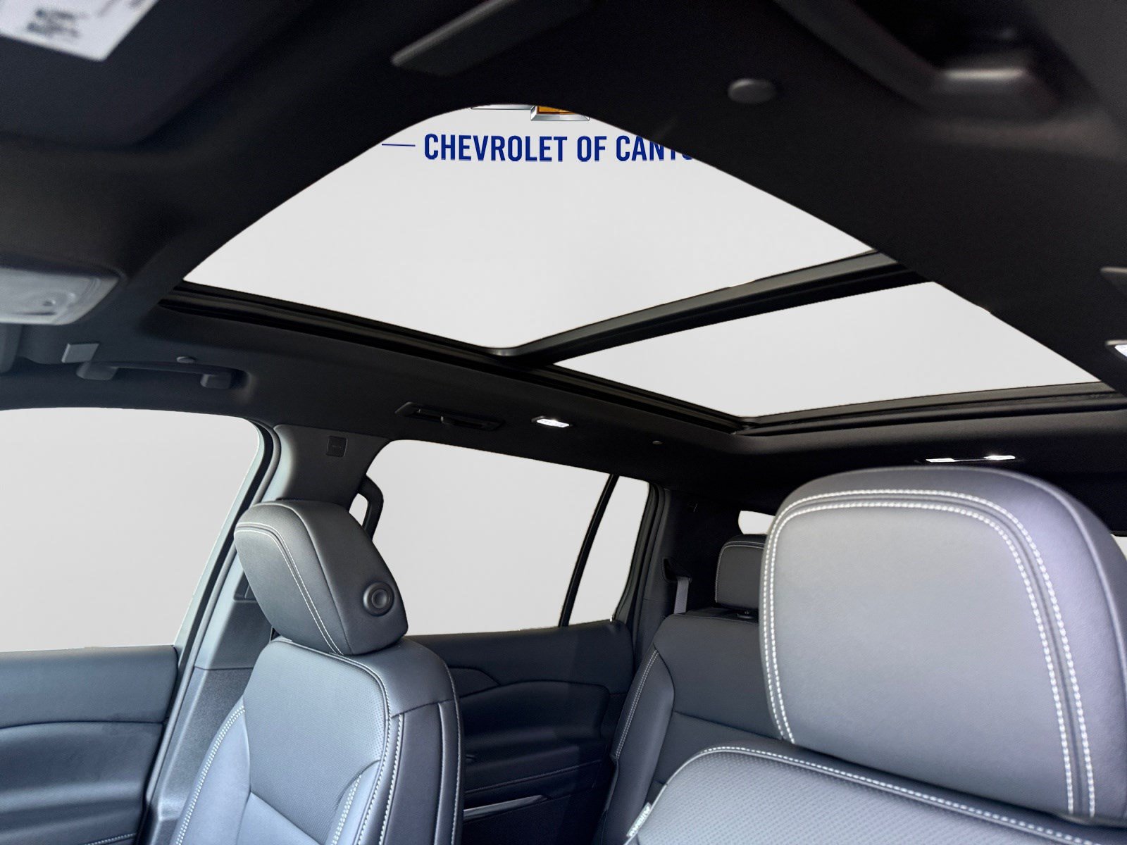 New 2027 Chevrolet Traverse LT w/ Sun and Wheel Package FWD image 22
