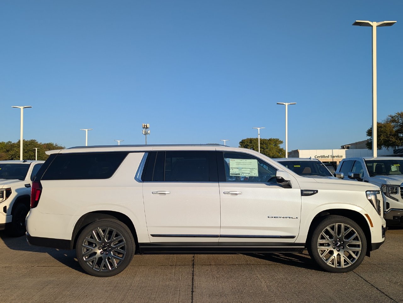 New 2027 GMC Yukon XL Denali Ultimate AWD/4WD image 3