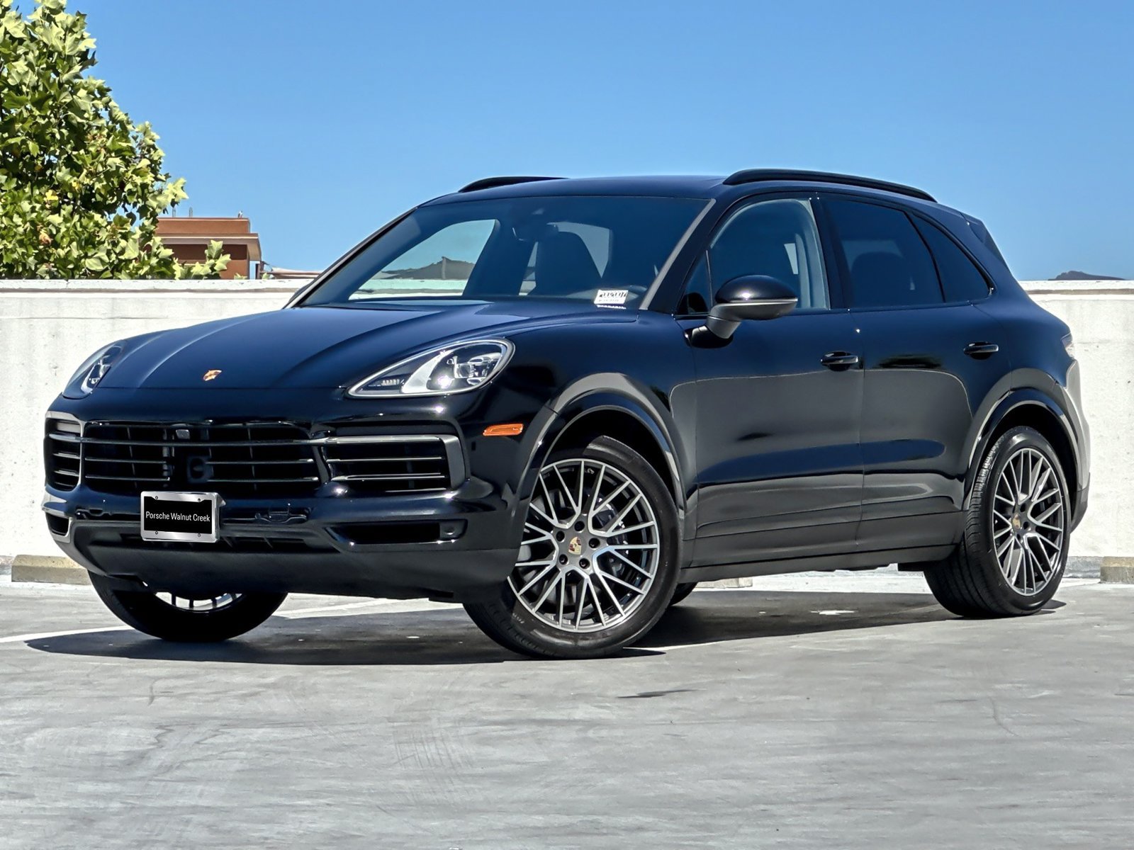 Used 2023 Porsche Cayenne AWD/4WD image 1