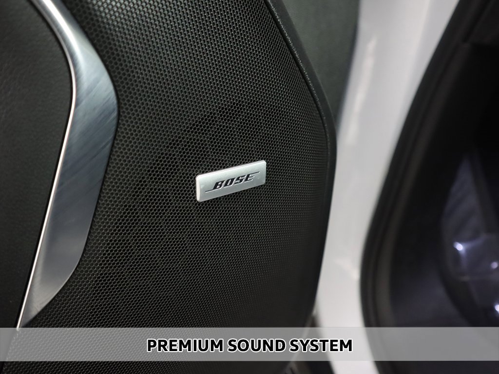 Used 2023 Chevrolet Suburban Premier image 3