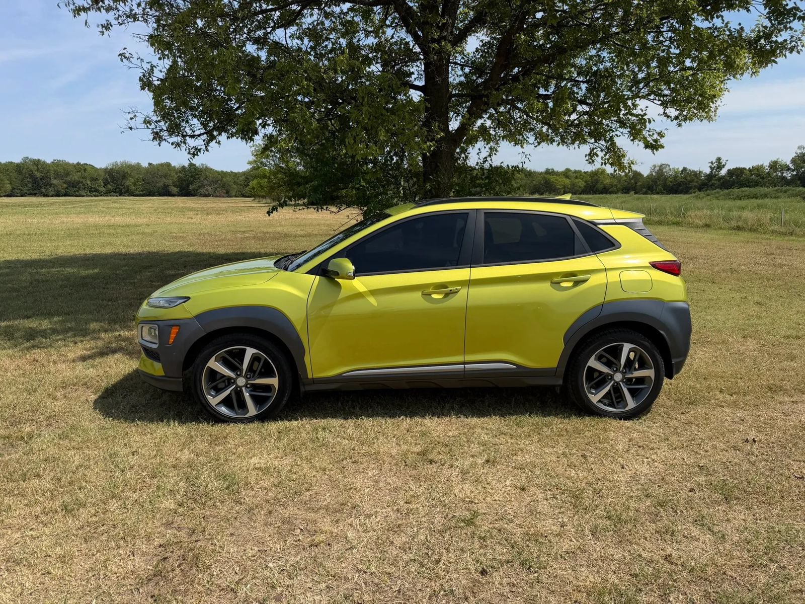 Used 2020 Hyundai Kona Ultimate w/ Cargo Package FWD image 2