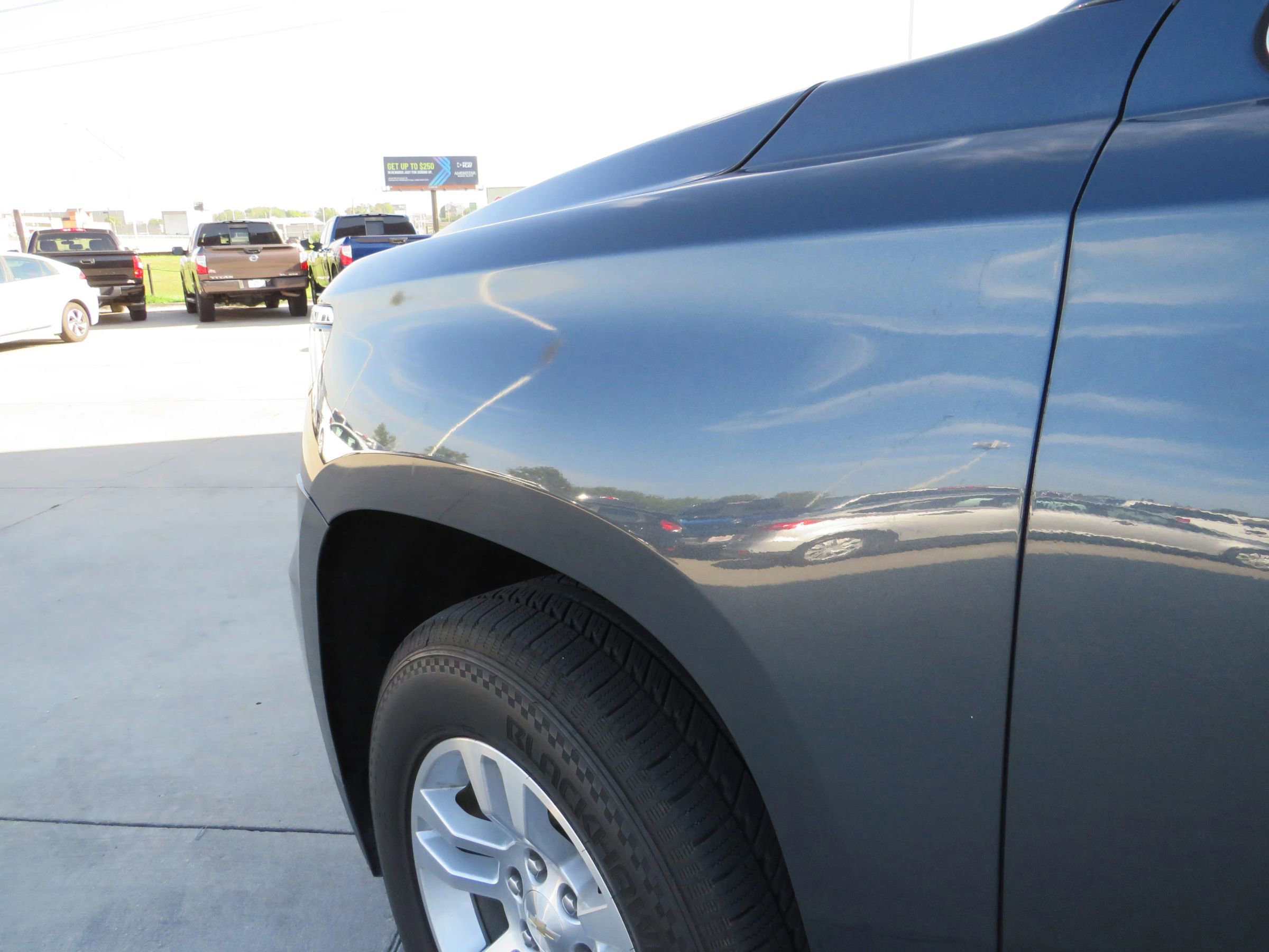 Used 2020 Chevrolet Suburban LT AWD/4WD image 28
