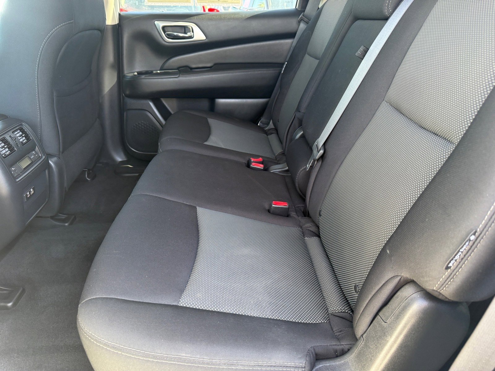 Used 2020 Nissan Pathfinder S AWD/4WD image 26