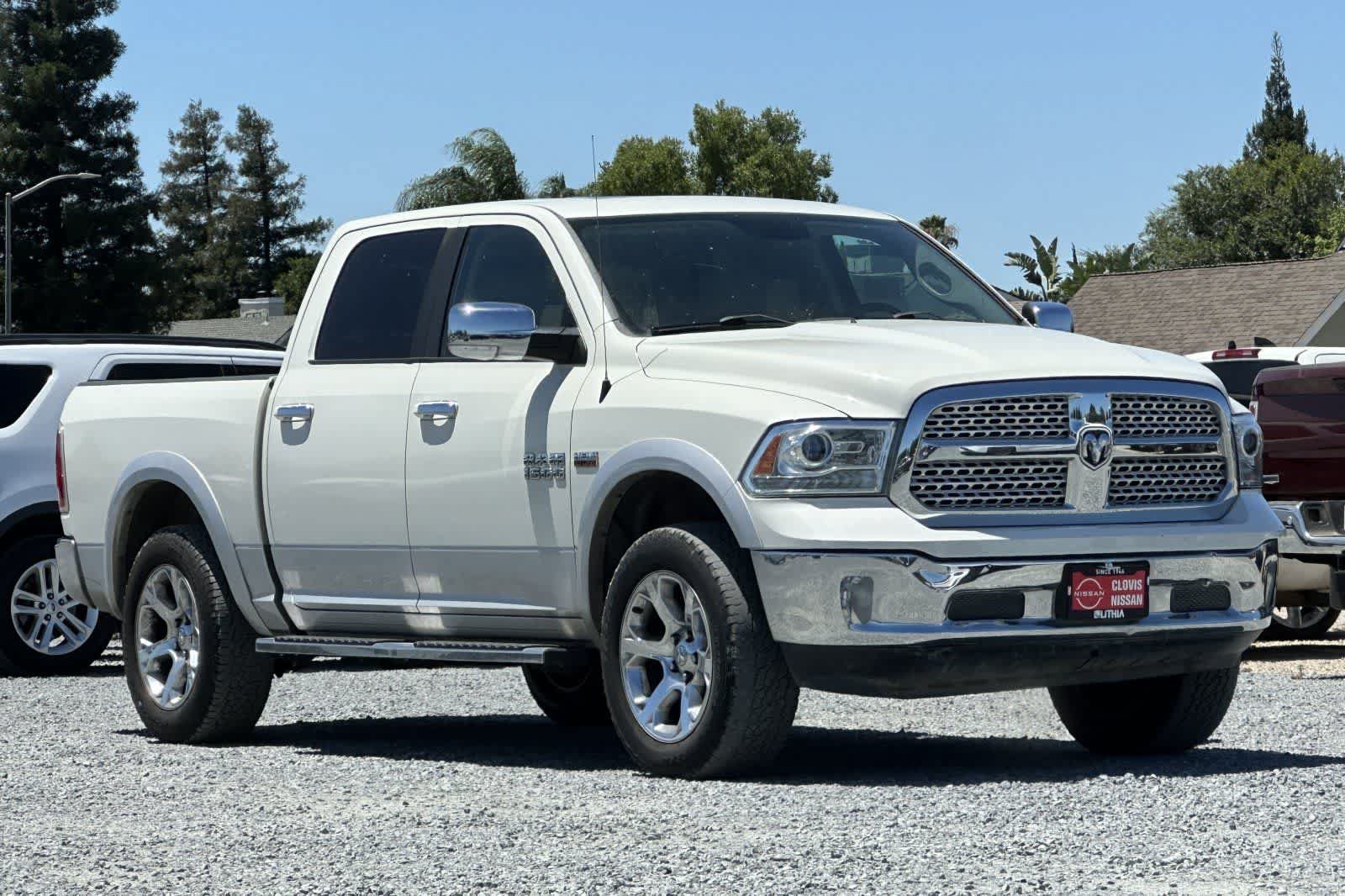 Used 2017 RAM 1500 Laramie w/ Convenience Group AWD/4WD image 10