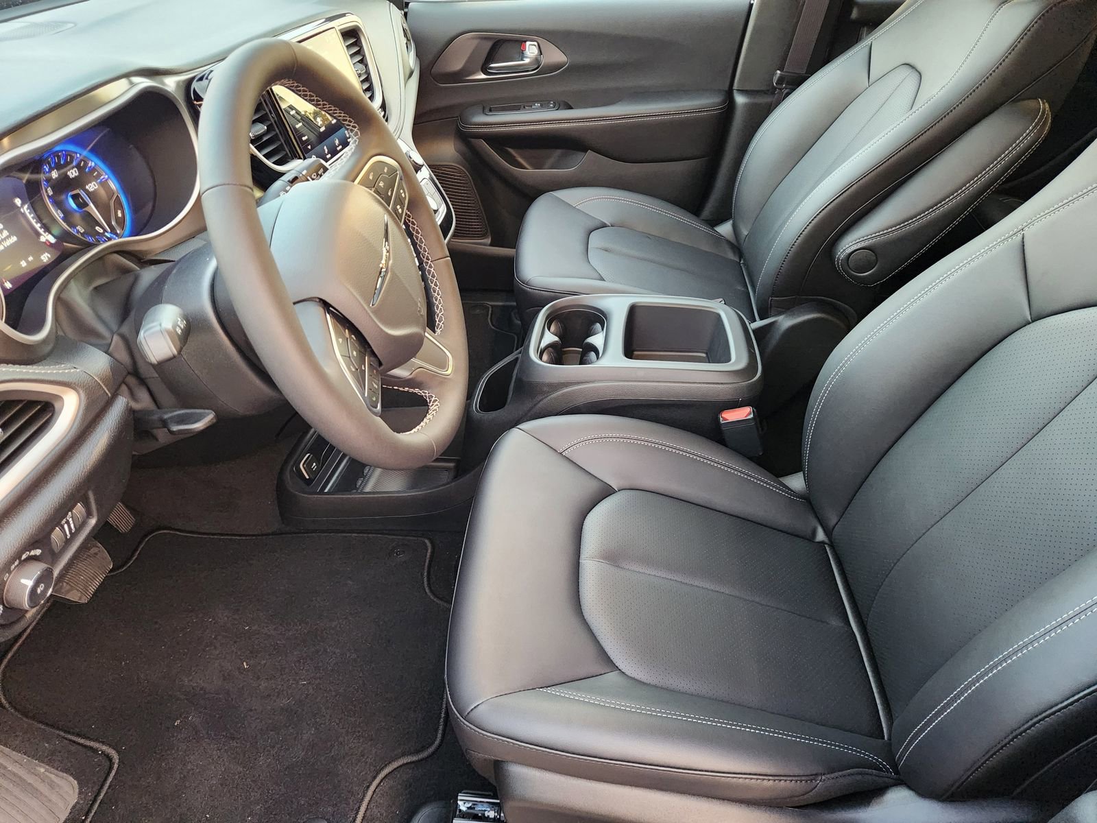 New 2026 Chrysler Pacifica Select image 12