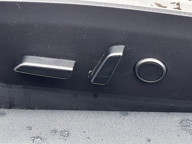 Used 2023 Tesla Model 3 Standard Range image 19