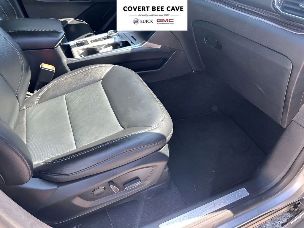 Used 2021 Ford Explorer Limited w/ Equipment Group 301A image 18