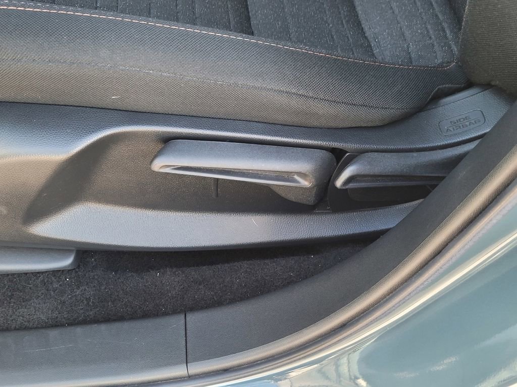 Used 2025 Honda HR-V Sport image 13