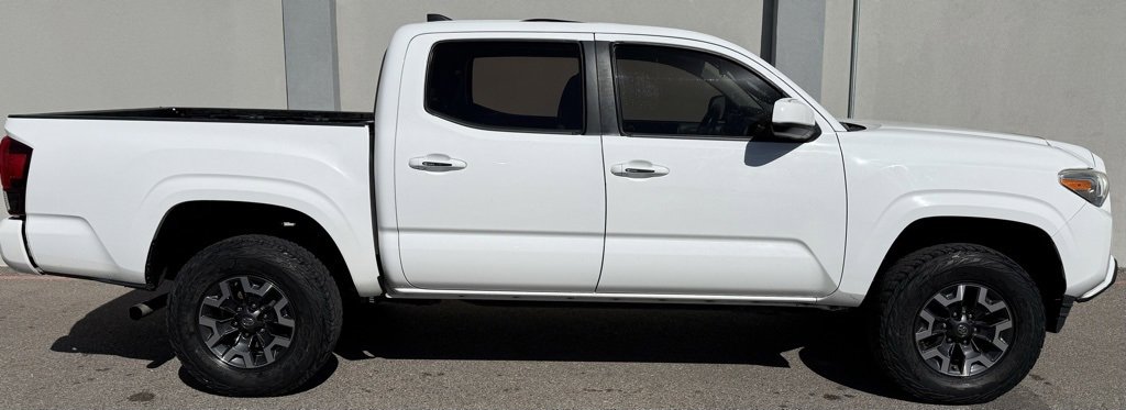 Used 2018 Toyota Tacoma SR image 2