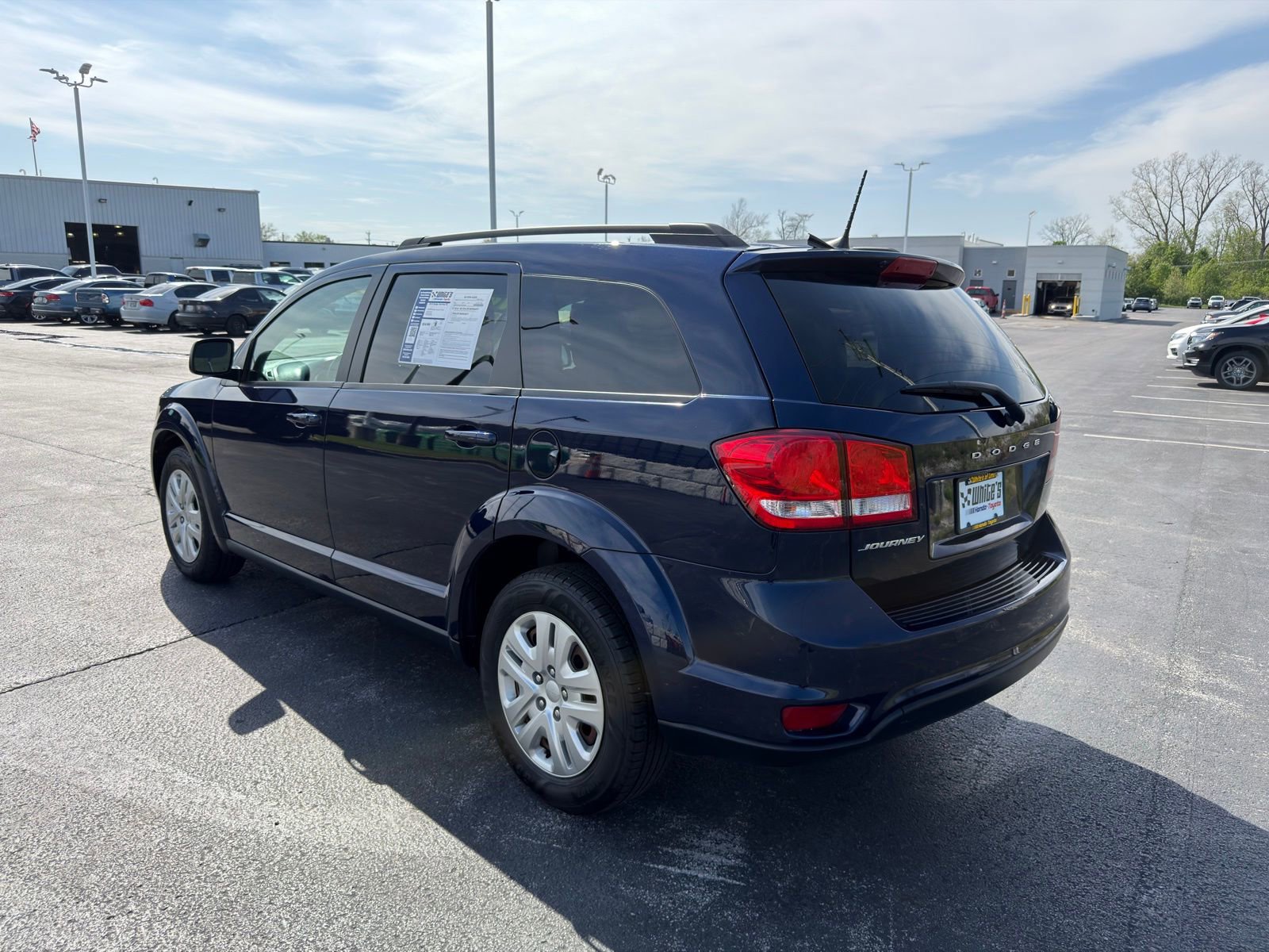 Used 2019 Dodge Journey SE w/ Premium Group FWD image 4