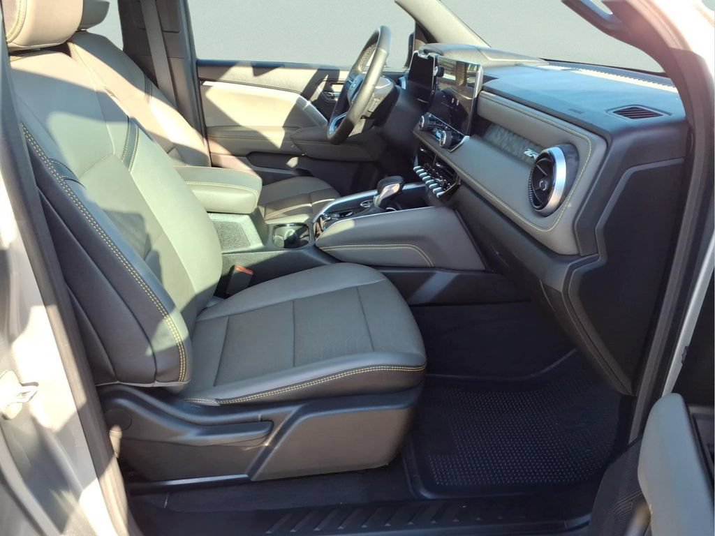 Used 2024 Chevrolet Colorado ZR2 w/ ZR2 Convenience Package III AWD/4WD image 14