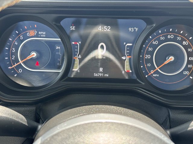 Used 2024 Jeep Wrangler Unlimited Sahara AWD/4WD image 32