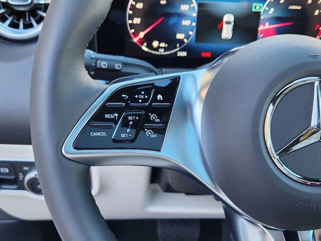 Used 2025 Mercedes-Benz GLA 250 4MATIC image 21