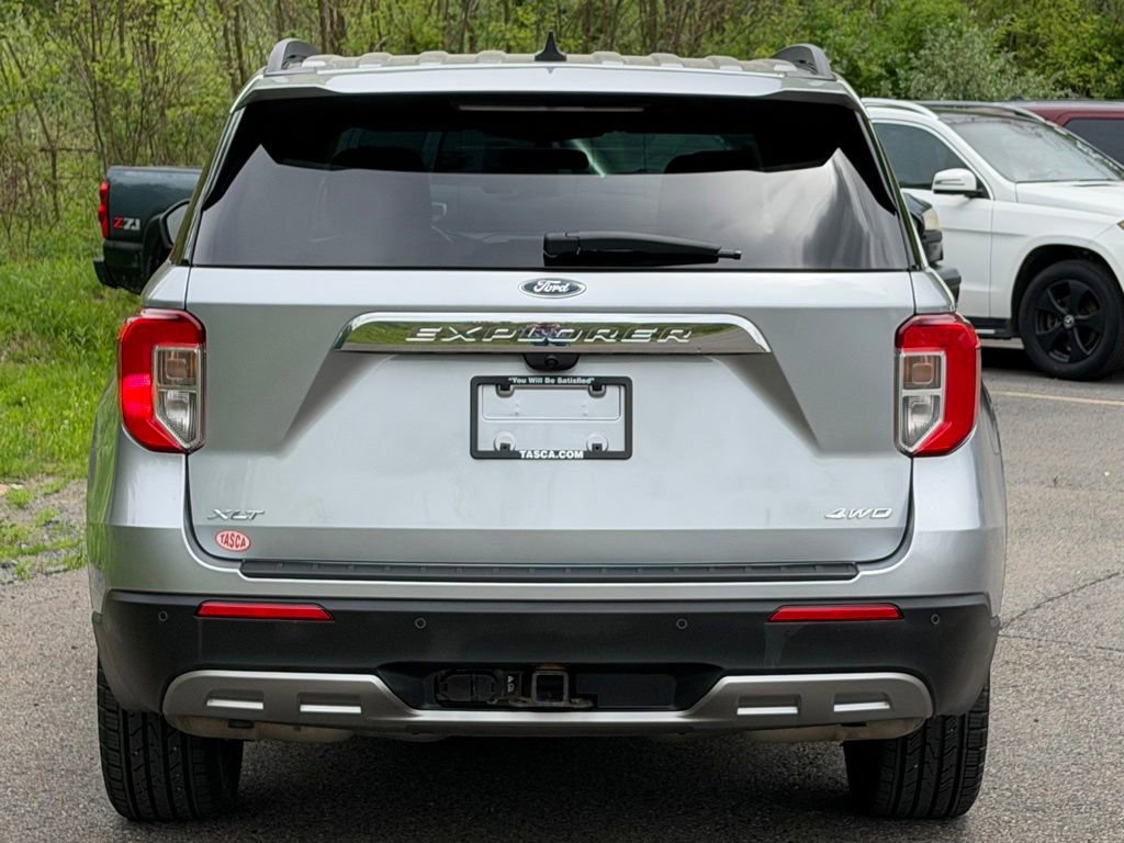 Used 2023 Ford Explorer XLT w/ Equipment Group 202A AWD/4WD image 28