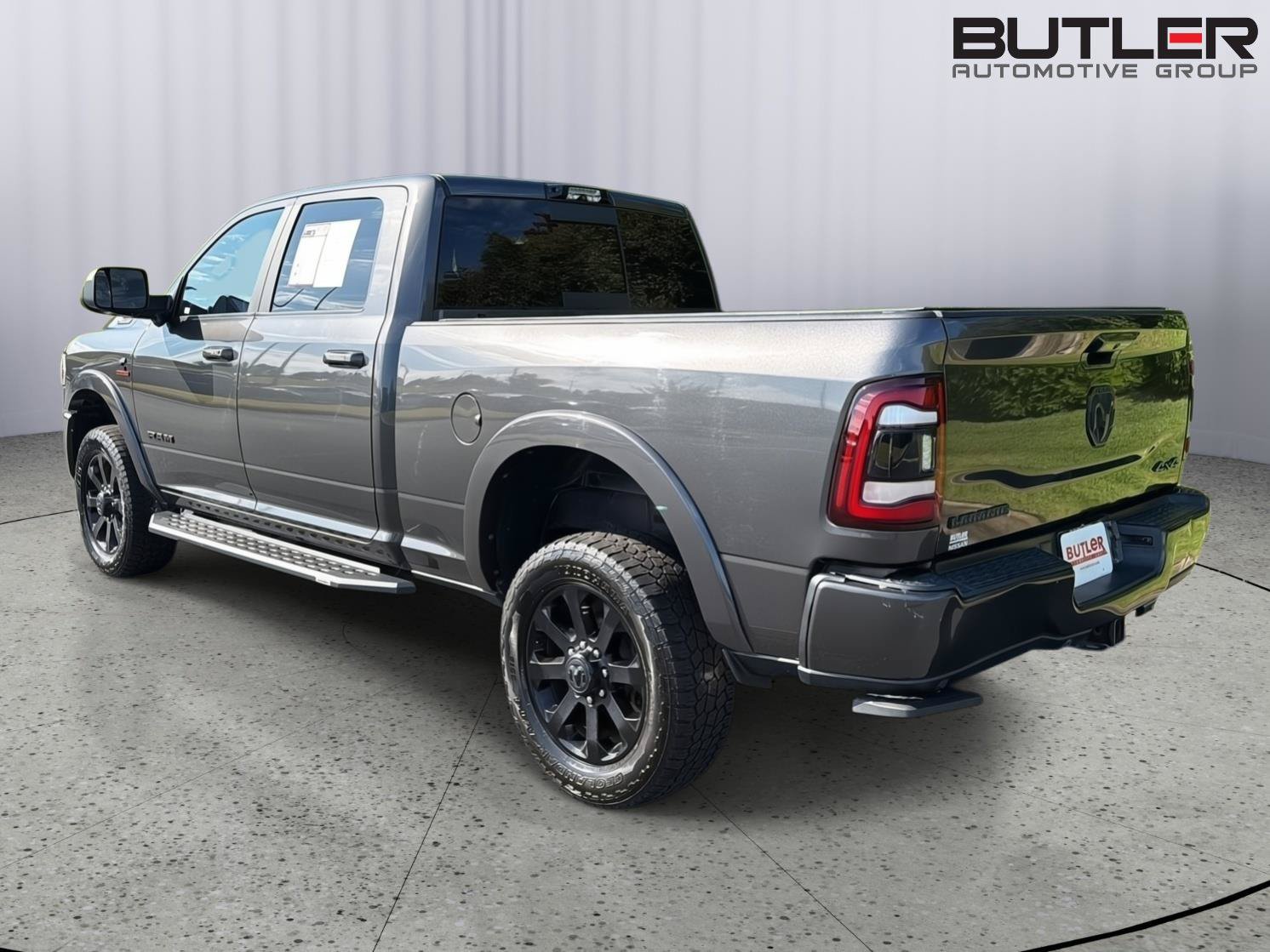 Used 2022 RAM 2500 Laramie w/ Night Edition AWD/4WD image 4