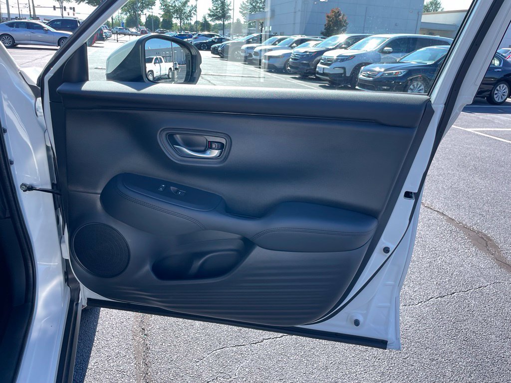 Certified 2026 Honda HR-V LX image 29