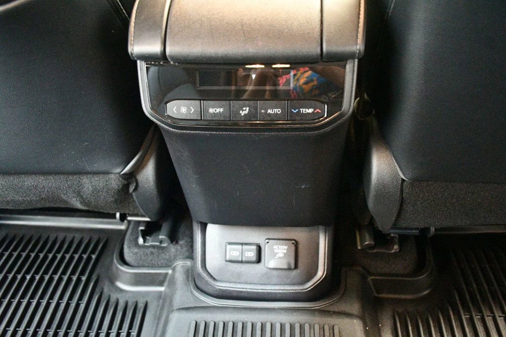 Used 2022 Toyota Highlander Limited AWD/4WD image 75