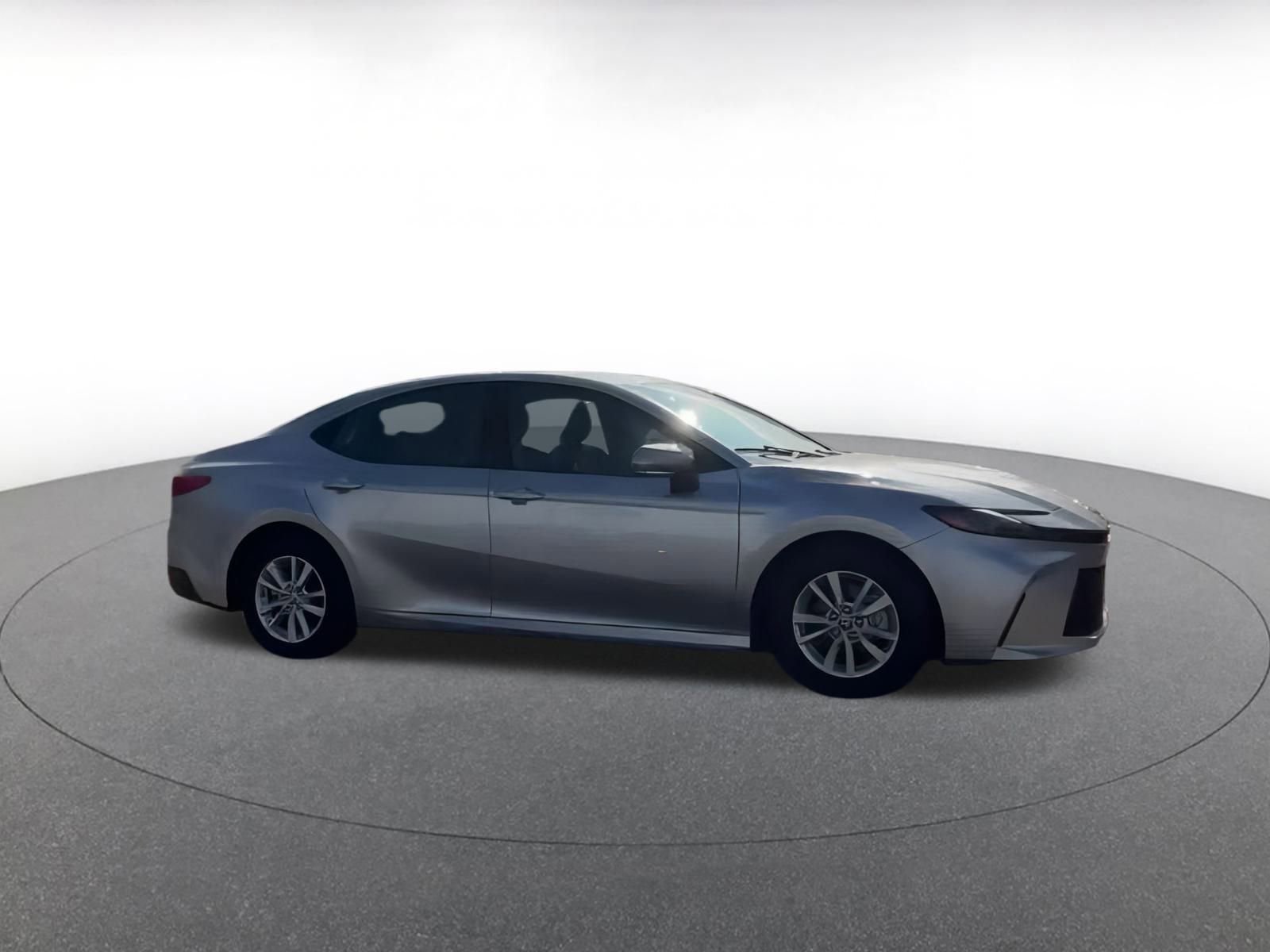 Used 2025 Toyota Camry LE image 11