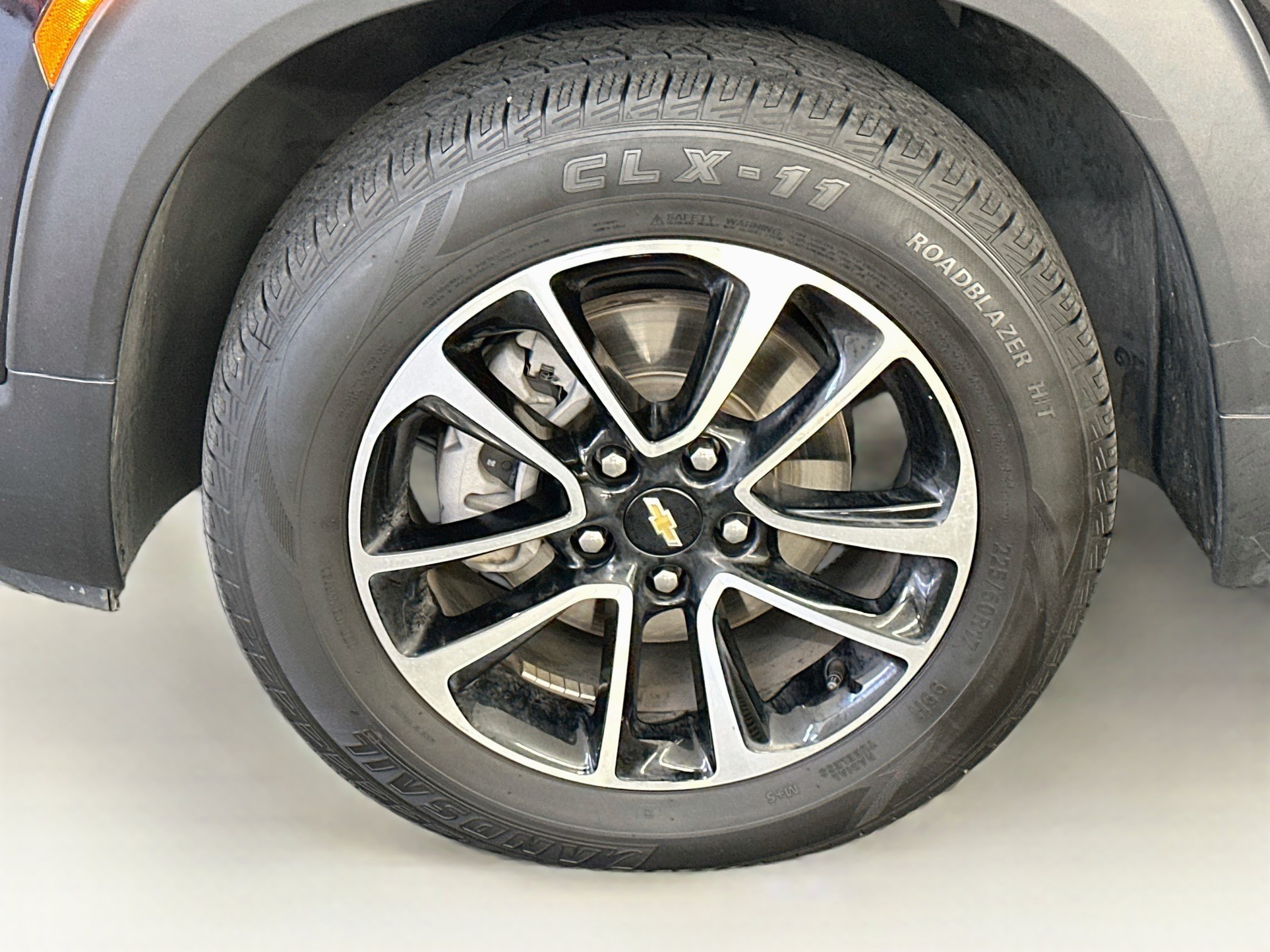 Used 2025 Chevrolet TrailBlazer LT AWD/4WD image 34