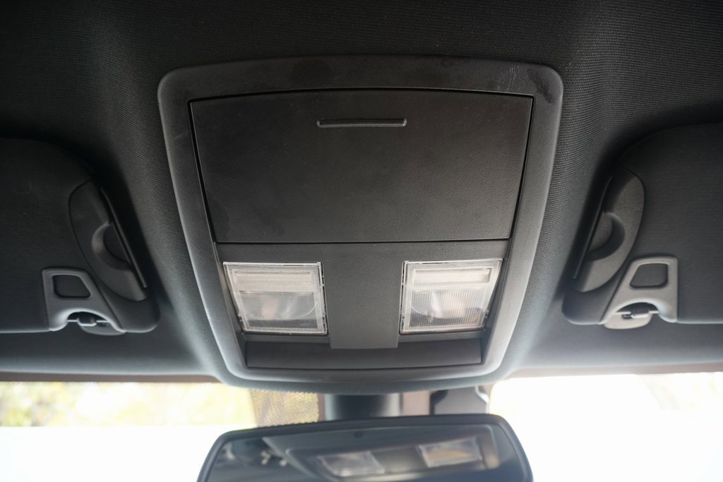 Used 2022 Dodge Challenger SXT image 19