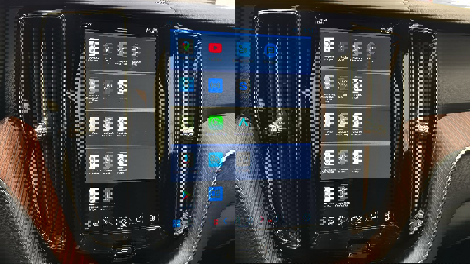 Certified 2023 Volvo XC60 B5 Plus w/ Climate Package image 18