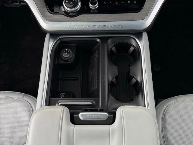 Certified 2025 Ford Expedition Platinum image 34