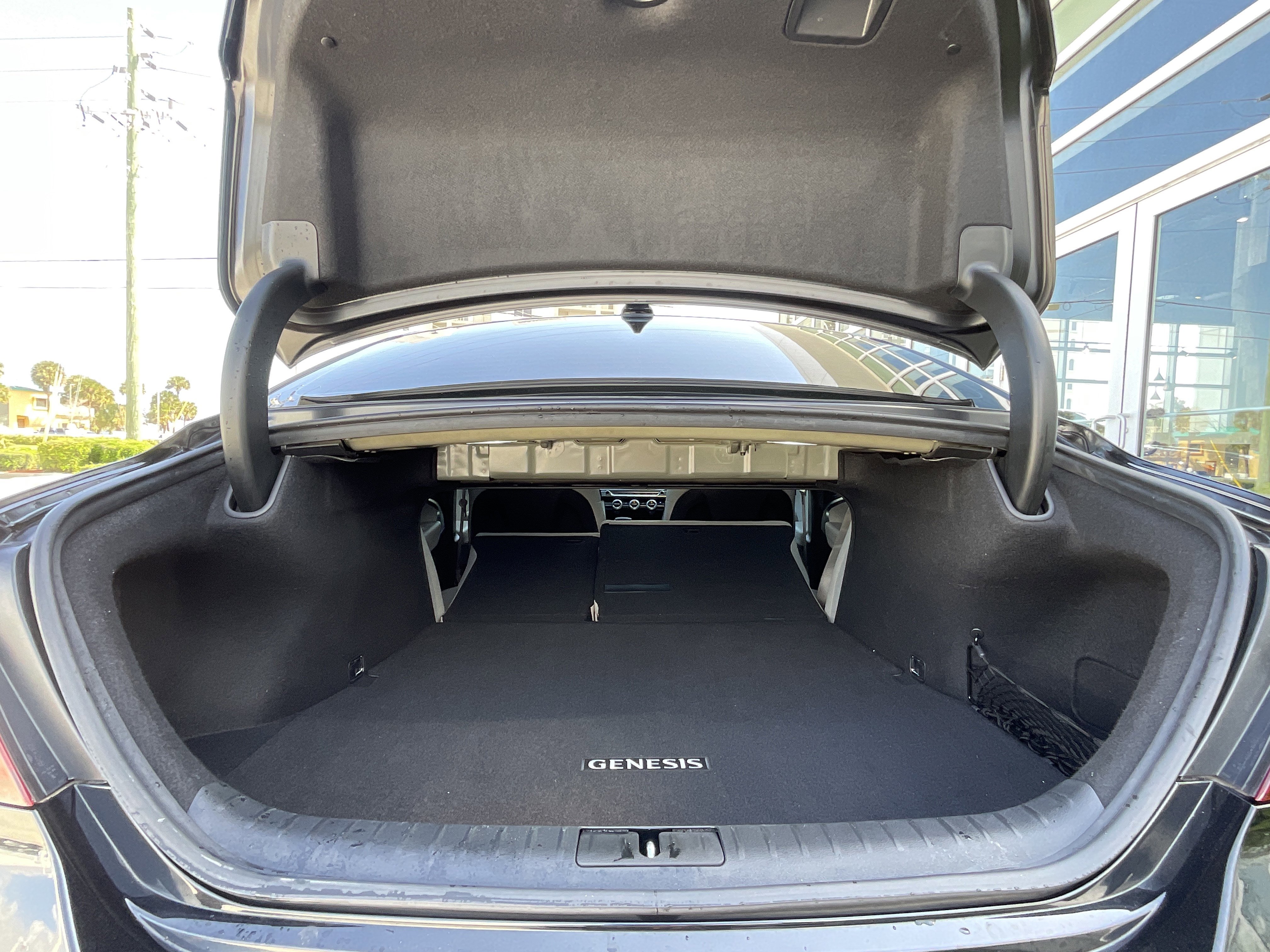 Used 2023 Genesis G70 2.0T image 30