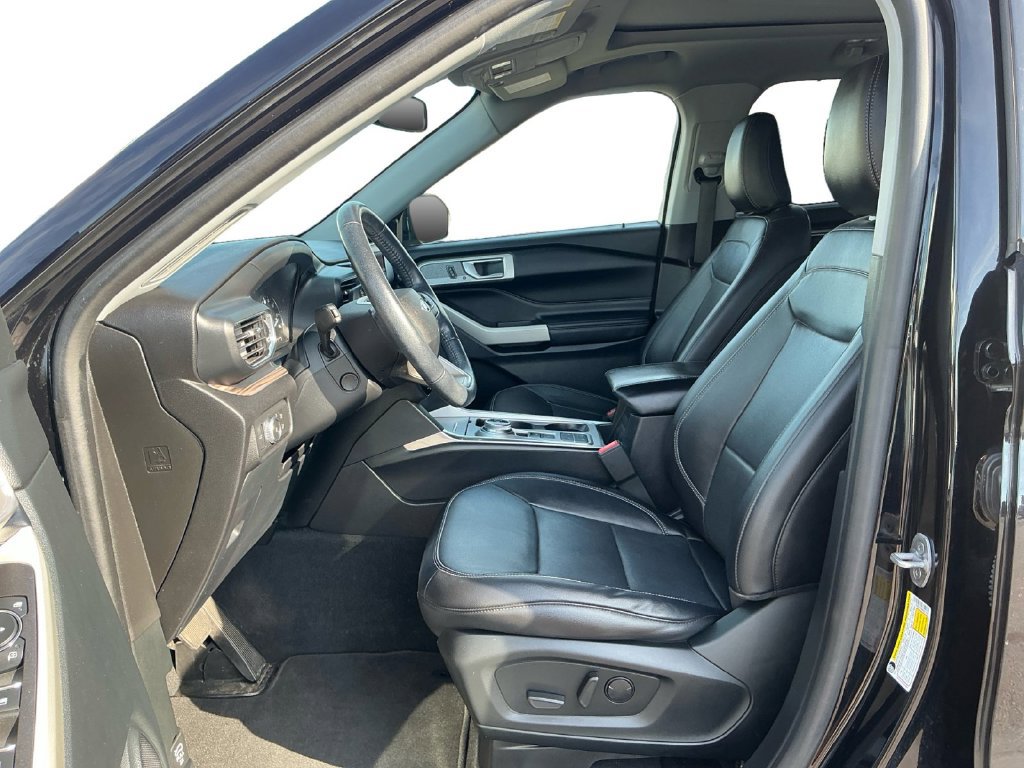 Certified 2021 Ford Explorer Limited w/ Equipment Group 301A RWD image 14