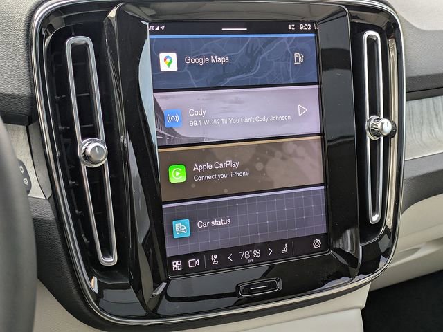 Used 2023 Volvo XC40 B5 Plus w/ Protection Package Premier image 23