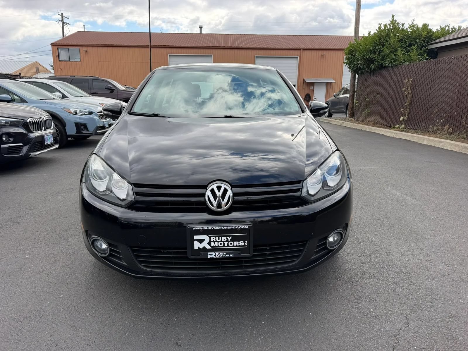 Used 2011 Volkswagen Golf TDI FWD image 2
