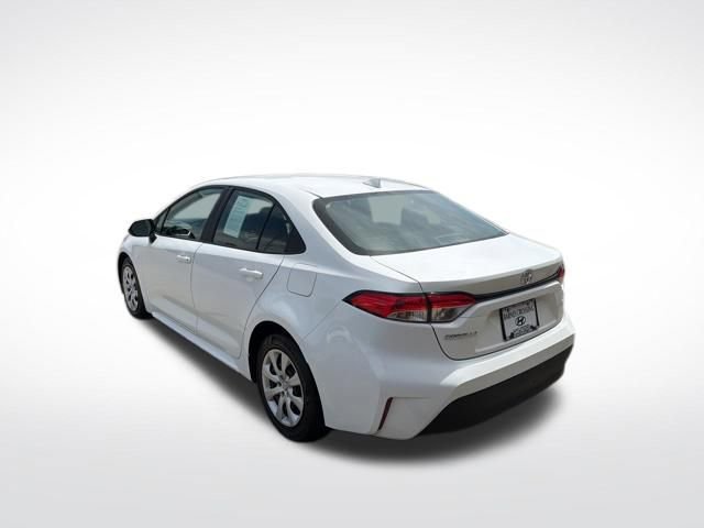 Used 2024 Toyota Corolla LE FWD image 5