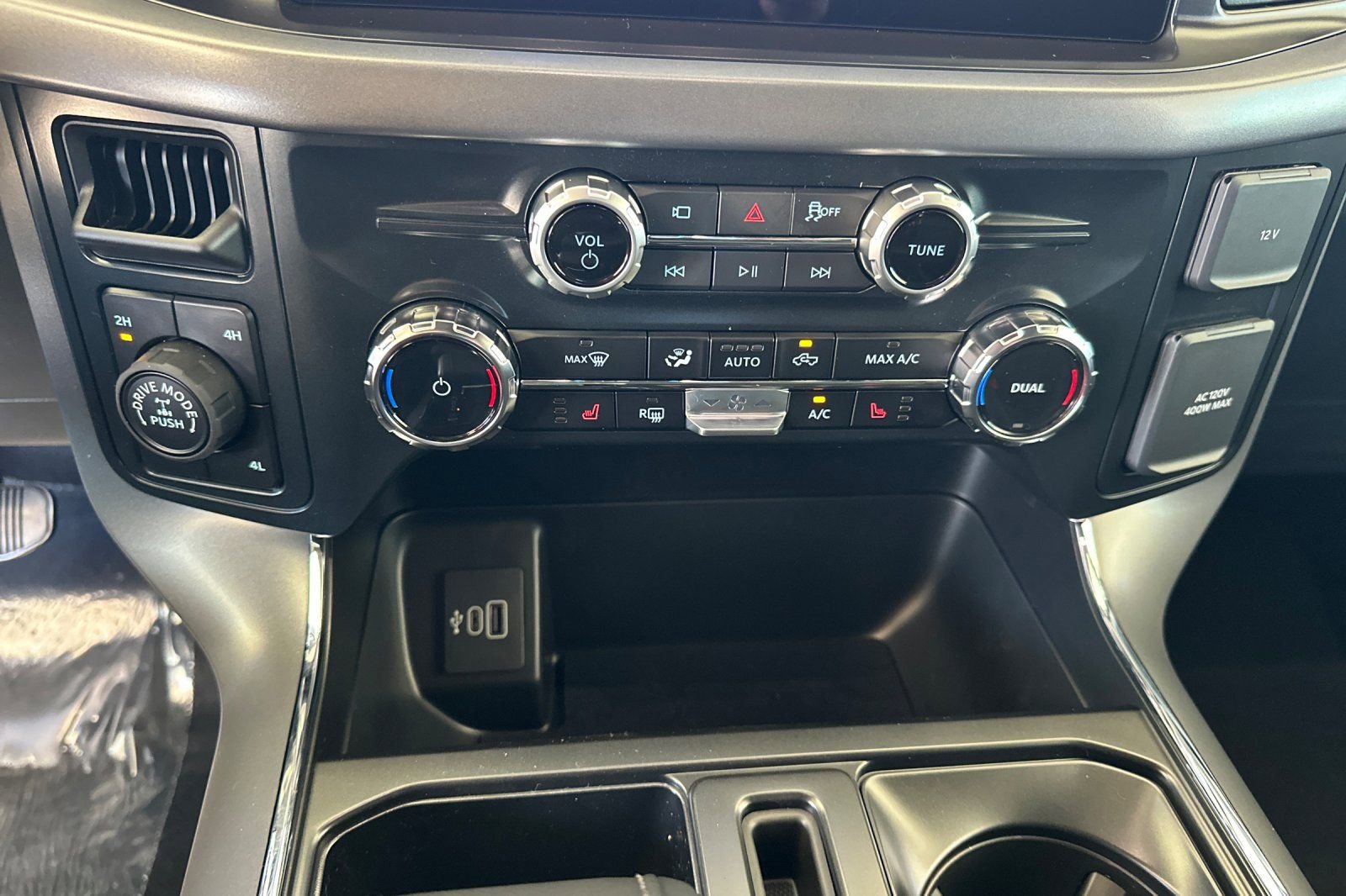 New 2026 Ford F150 XLT w/ Equipment Group 302A MID image 23