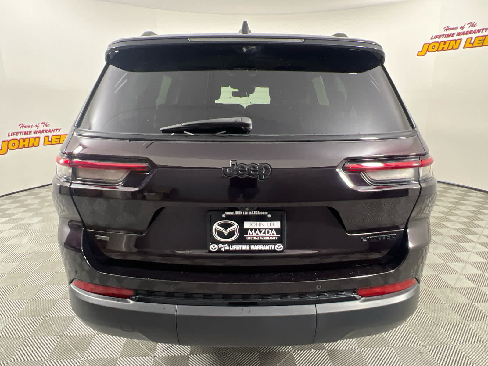 Used 2022 Jeep Grand Cherokee L Limited w/ Luxury Tech Group II RWD image 4