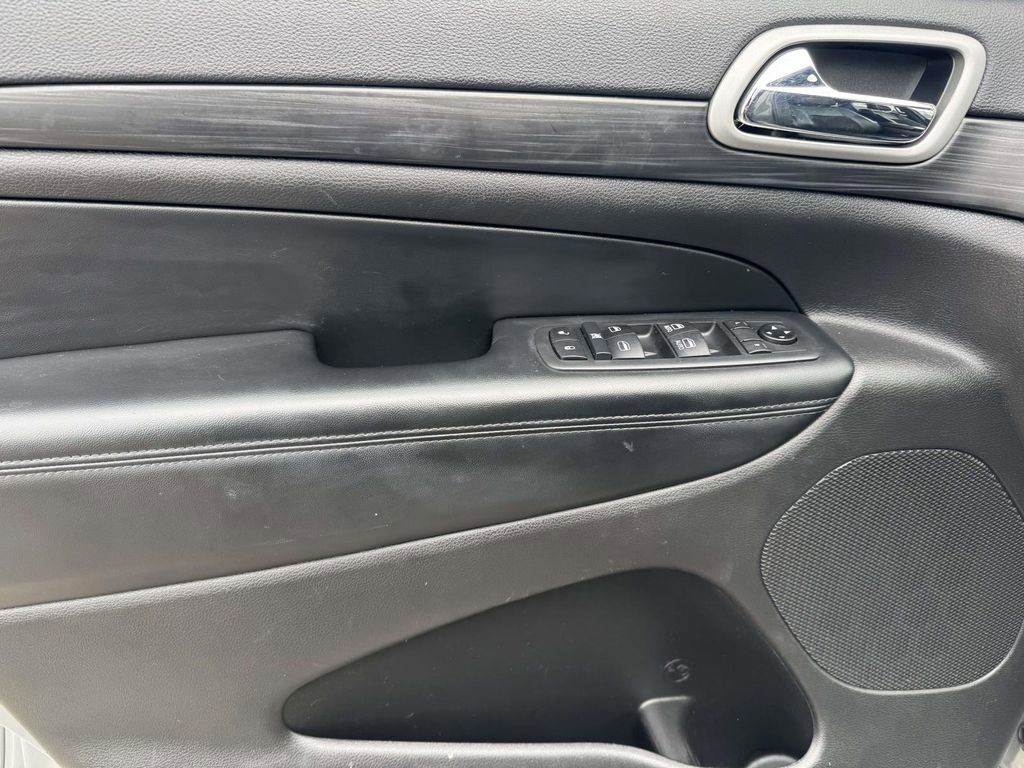 Used 2020 Jeep Grand Cherokee Altitude image 14