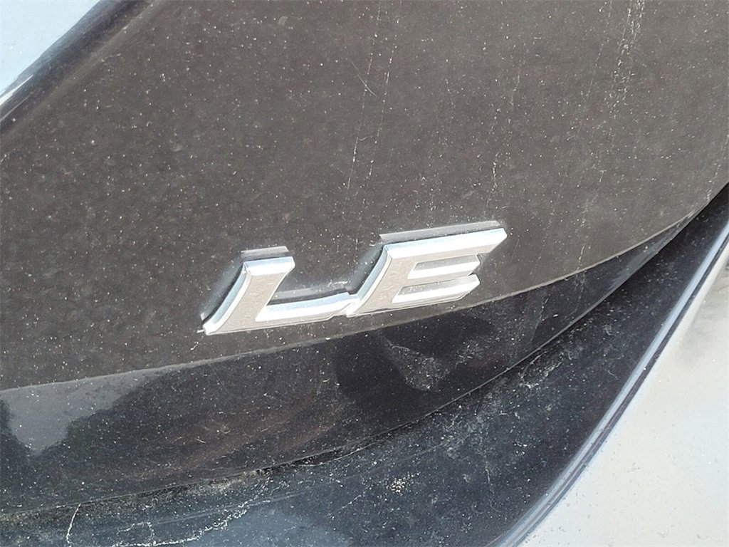 Used 2020 Toyota Camry LE image 5