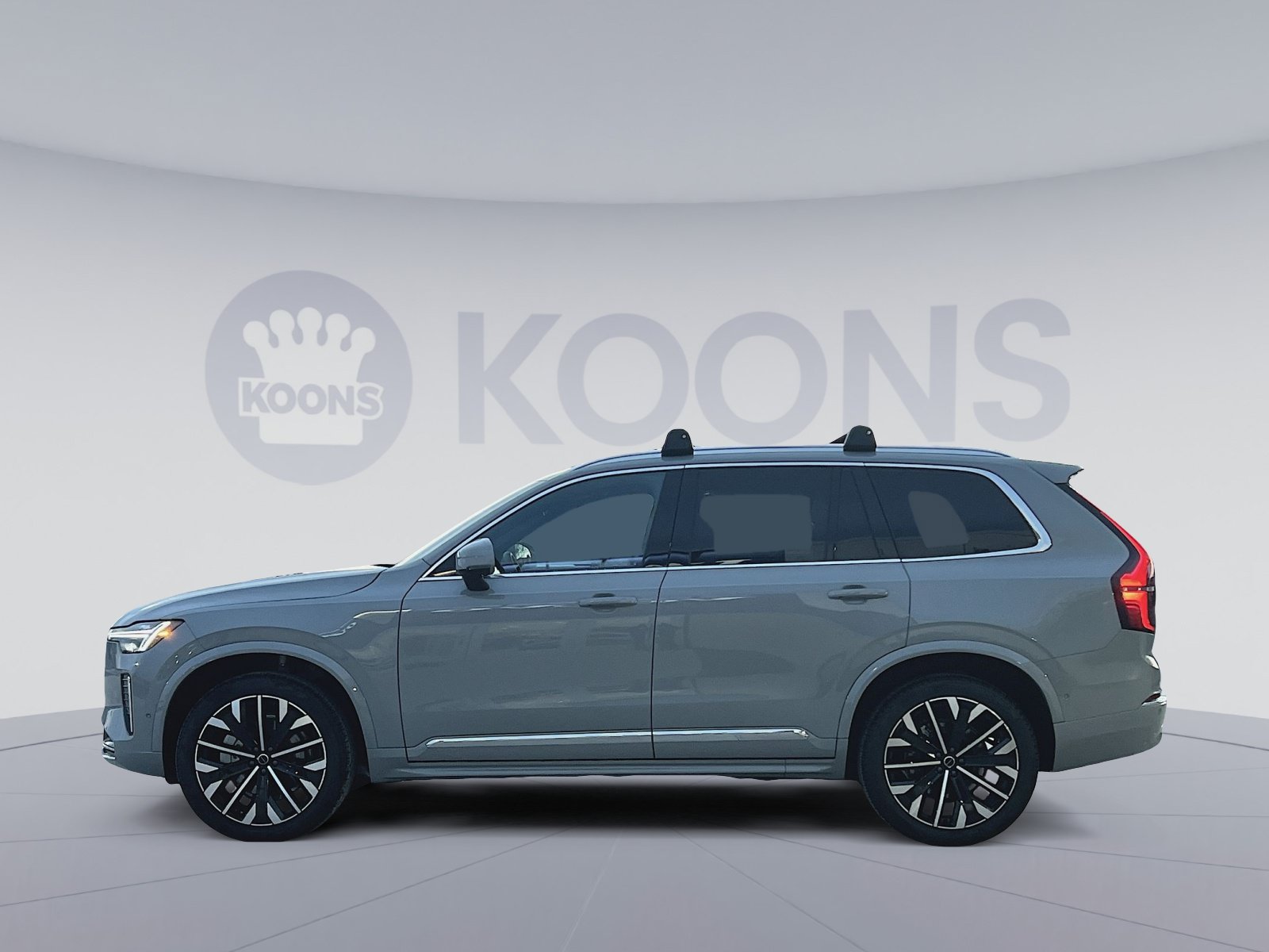New 2026 Volvo XC90 B6 Plus w/ Protection Package AWD/4WD image 2
