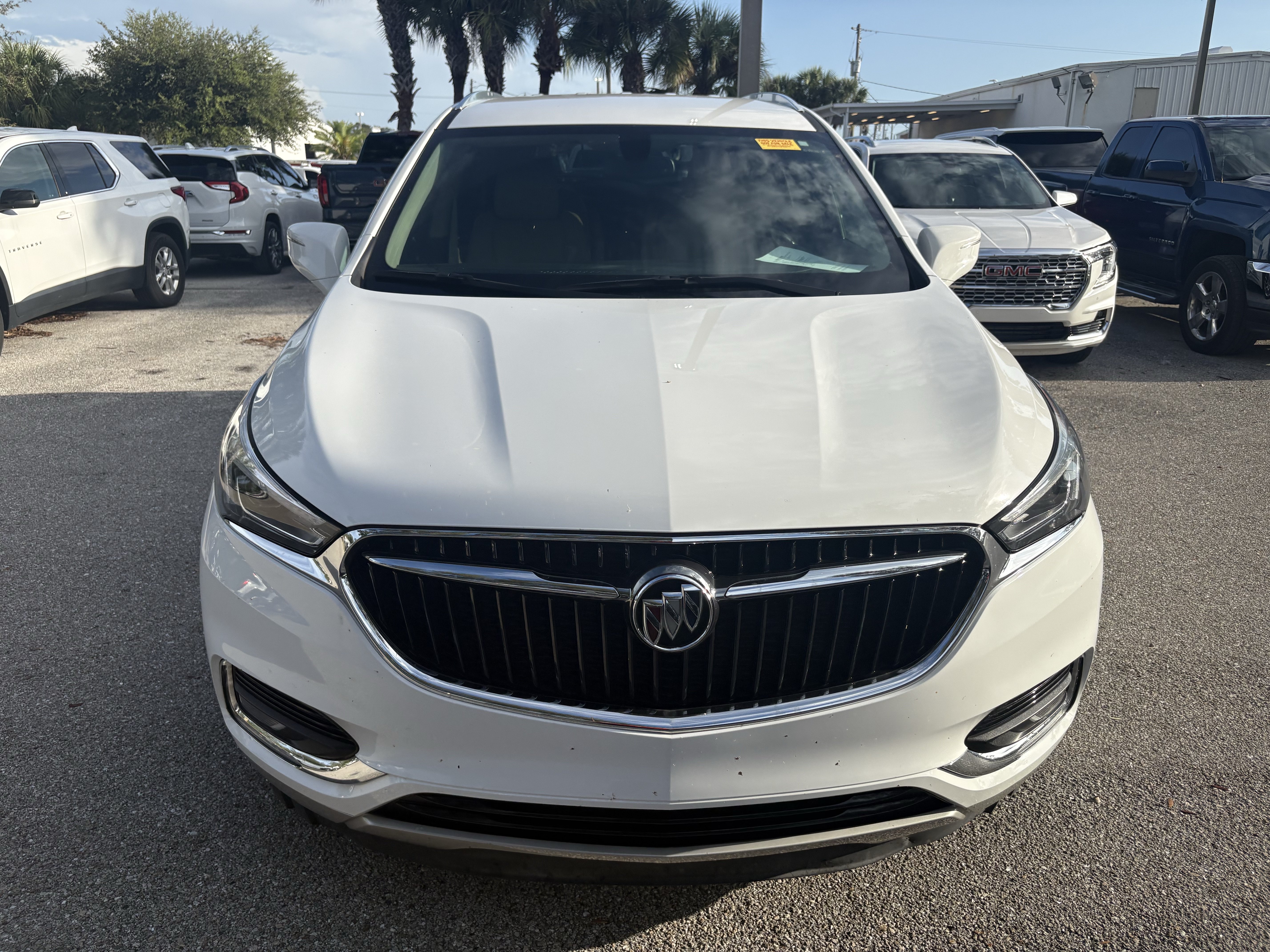 Used 2020 Buick Enclave Essence w/ Sound and Sites Package FWD image 2