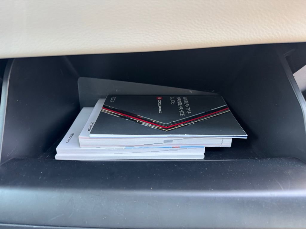 Used 2023 Toyota Corolla Cross L image 23