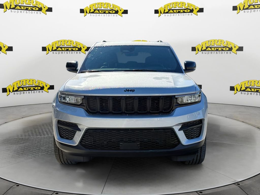 New 2025 Jeep Grand Cherokee Altitude image 8