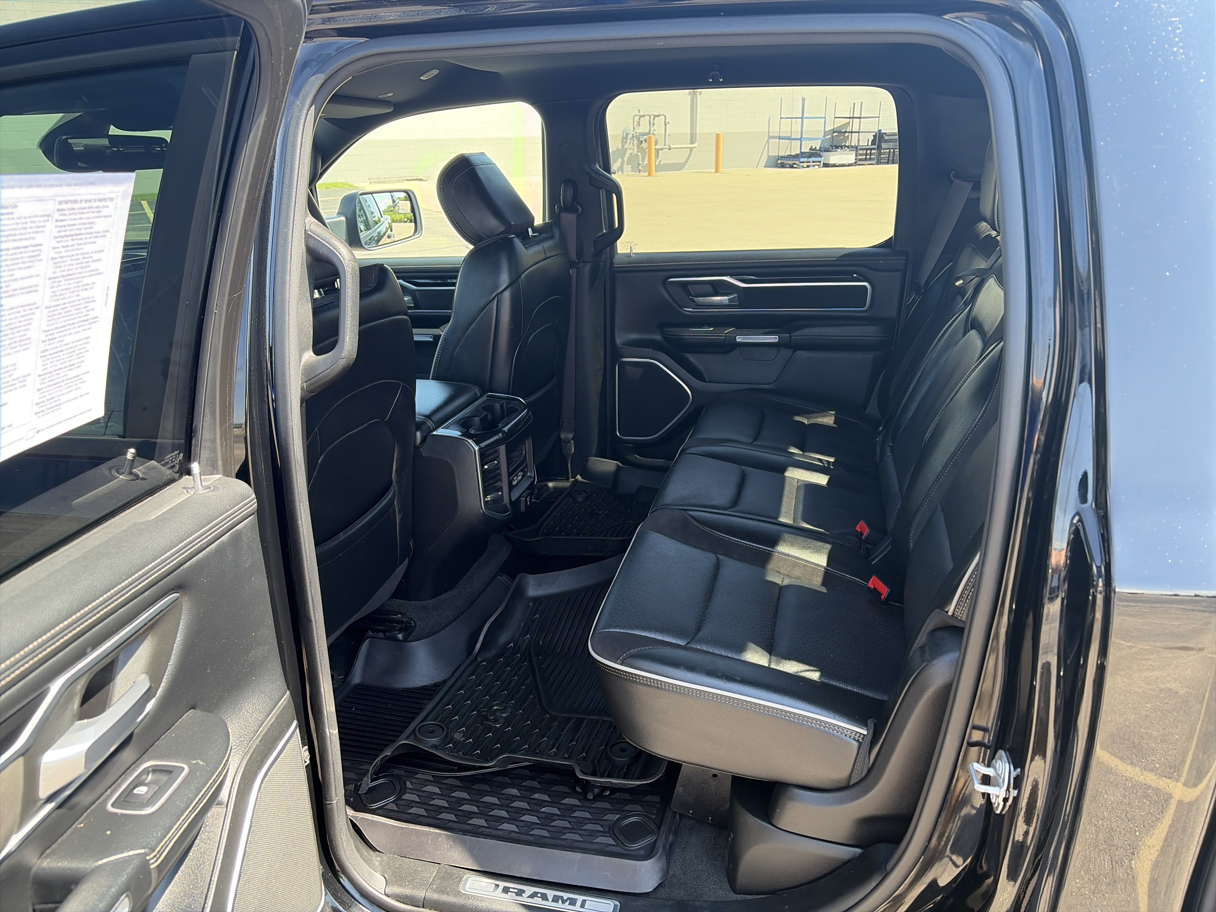 Used 2020 RAM 1500 Laramie AWD/4WD image 14
