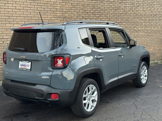 Used 2017 Jeep Renegade Latitude w/ Cold Weather Group image 11