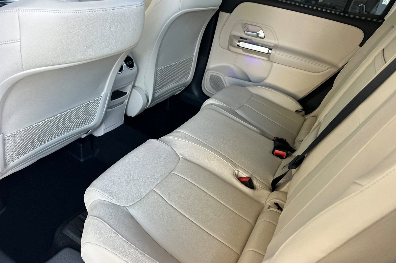 New 2025 Mercedes-Benz GLB 250 image 12