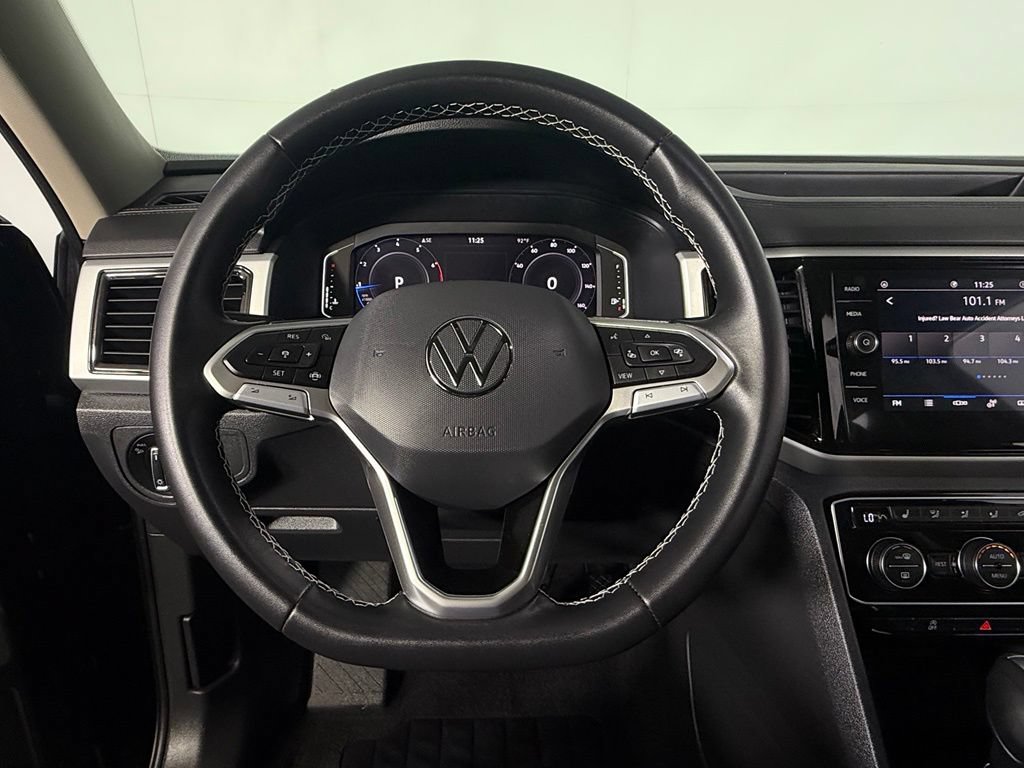 Used 2023 Volkswagen Atlas SE w/ Black Wheel Package FWD image 15